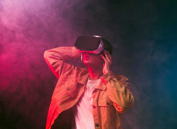 man-playing-virtual-reality-game (1)